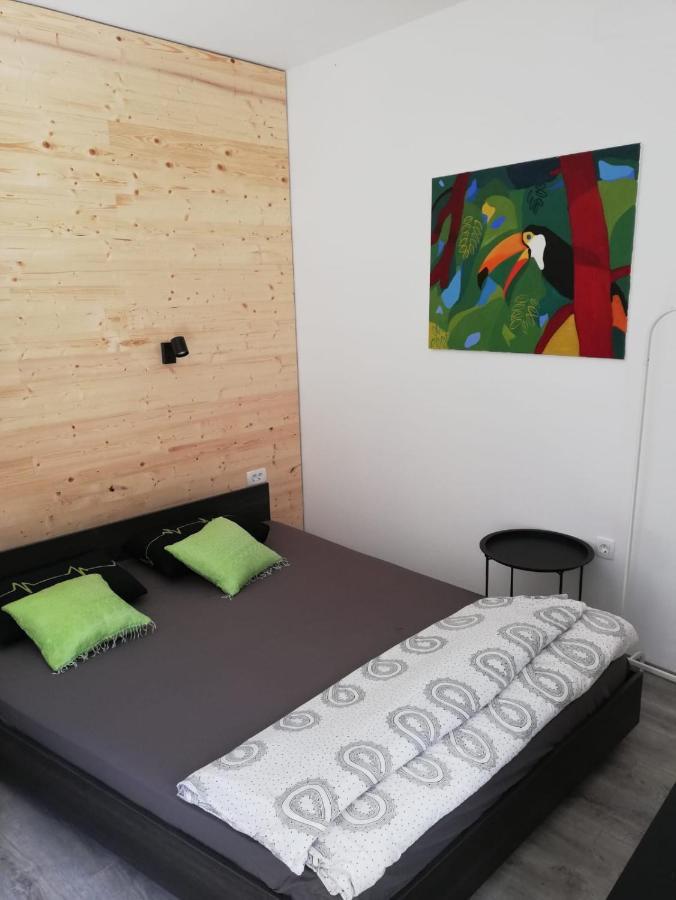 Studio Apartman Fleiss Lägenhet Samobor Exteriör bild