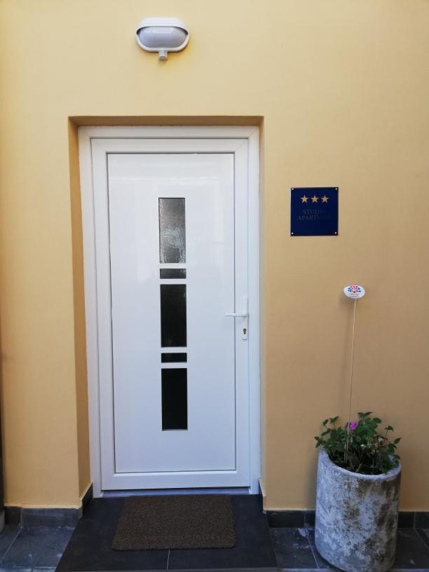 Studio Apartman Fleiss Lägenhet Samobor Exteriör bild